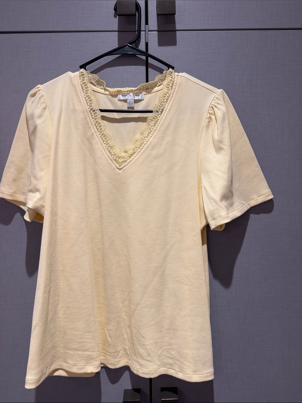 Design History Light Yellow V-Neck Lace Trim Short Sleeve Tee